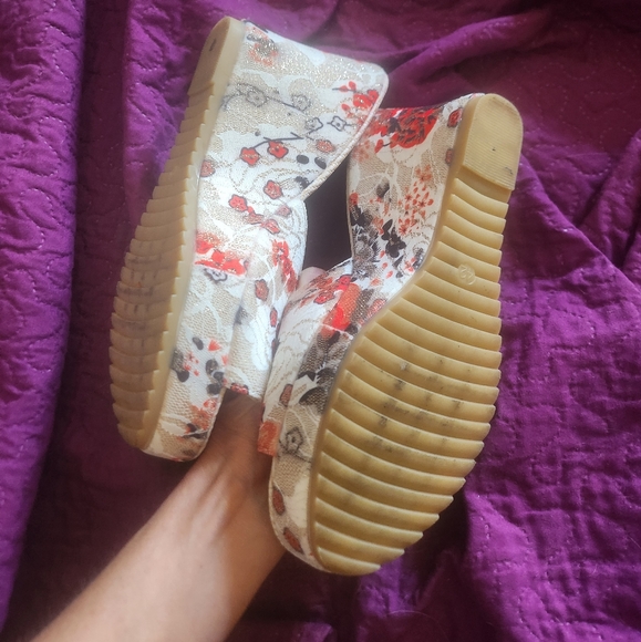 Wedges - Picture 3 of 4